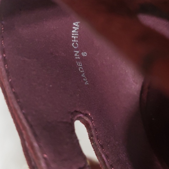 Bebe Burgundy with gold accents platform Heels size 6 - Picture 8 of 10